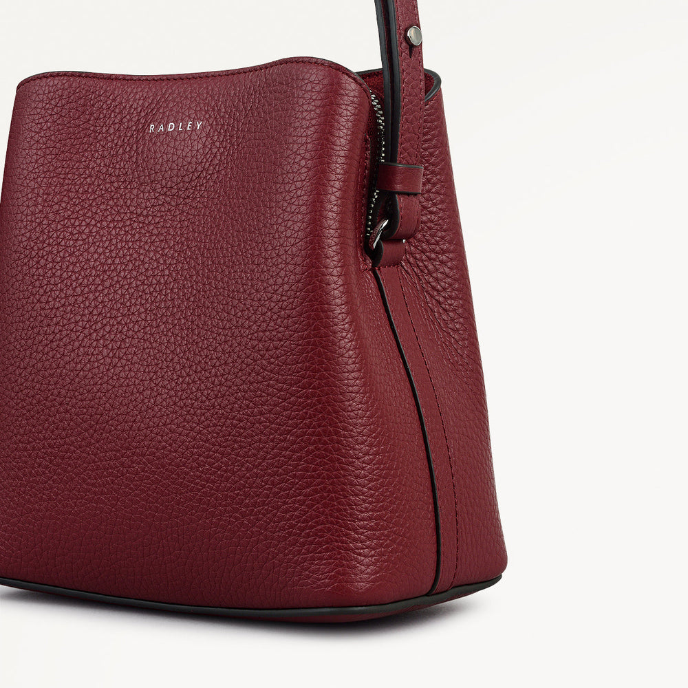 Dukes Place Leather Small Compartment Cross Body Bag in Carmine - 112233