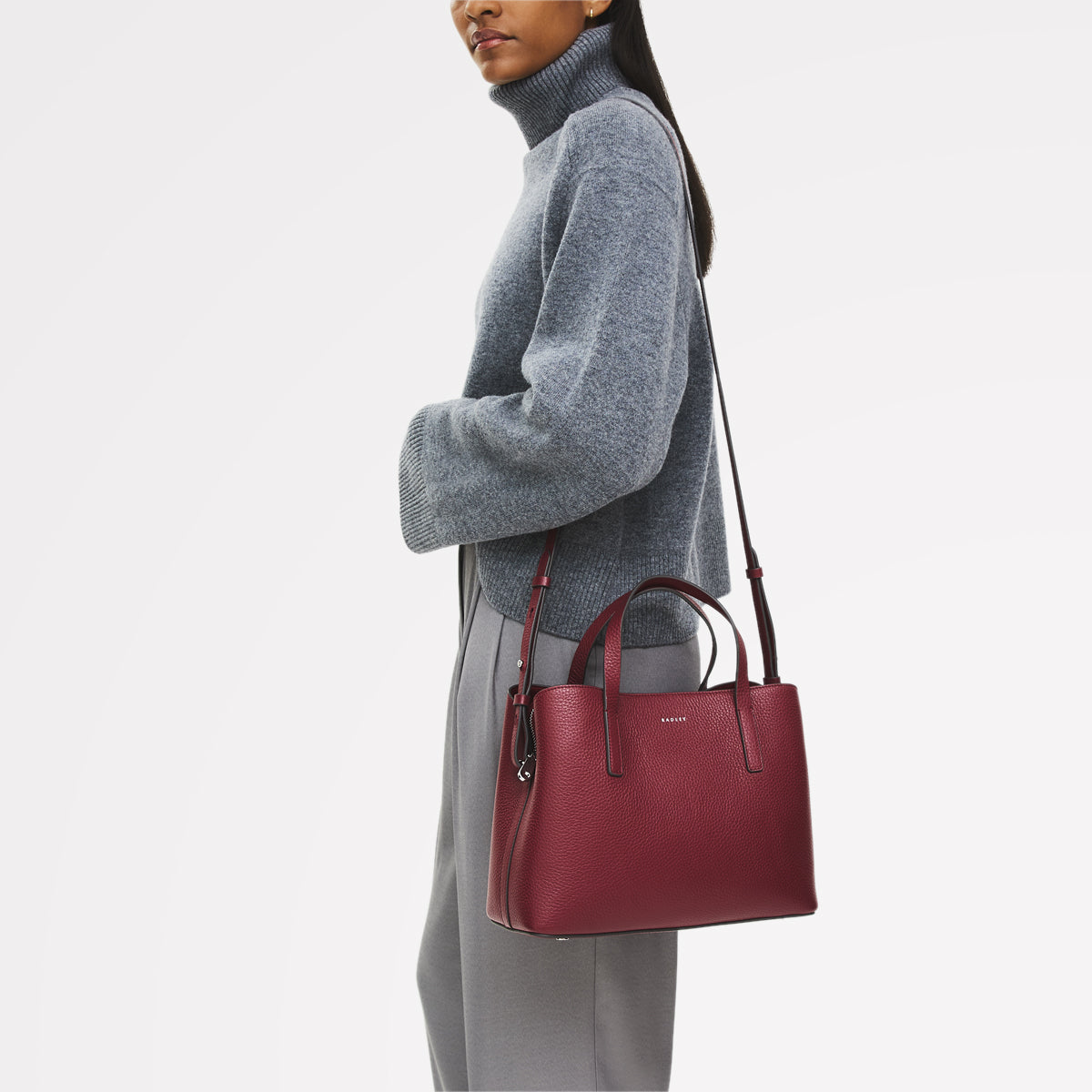 Dukes Place Leather Medium Ziptop Grab Bag in Carmine - 112235