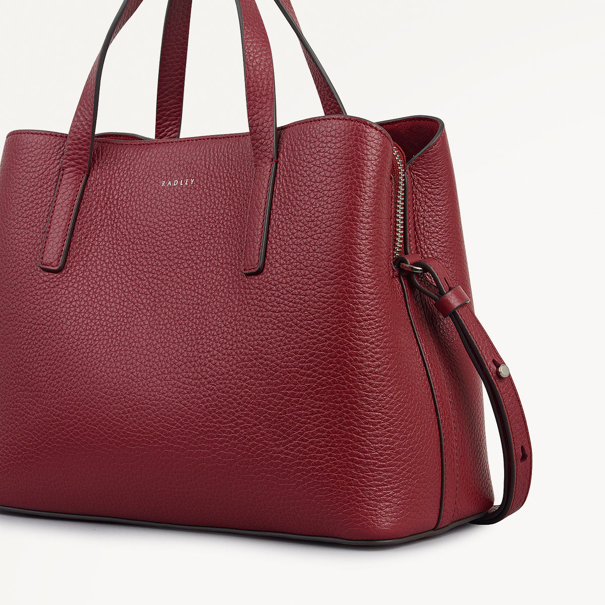 Dukes Place Leather Medium Ziptop Grab Bag in Carmine - 112235