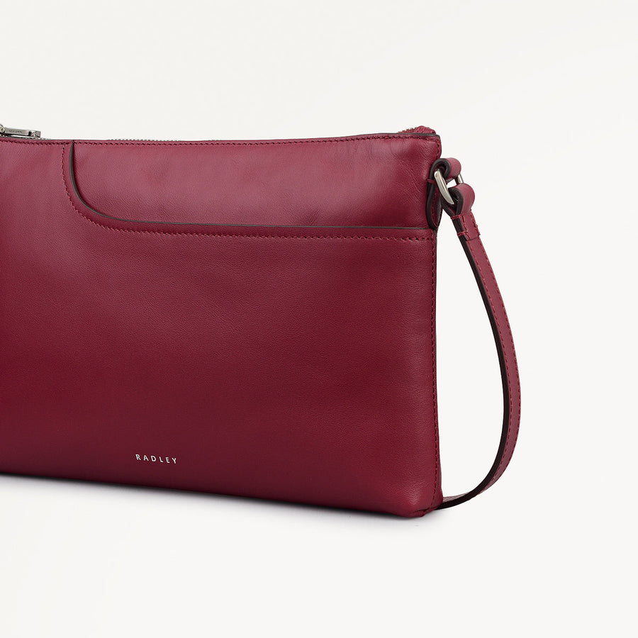 Pockets Leather Medium Ziptop Ew Cross Body Bag in Carmine - 112239