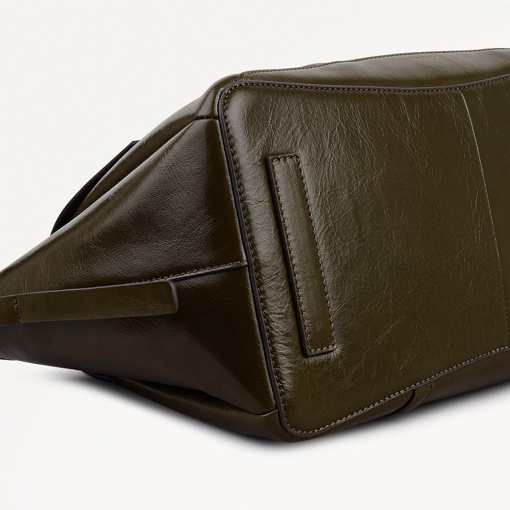 The Chancery Leather Medium Flapover Shoulder Bag in Pine Needle - 112253