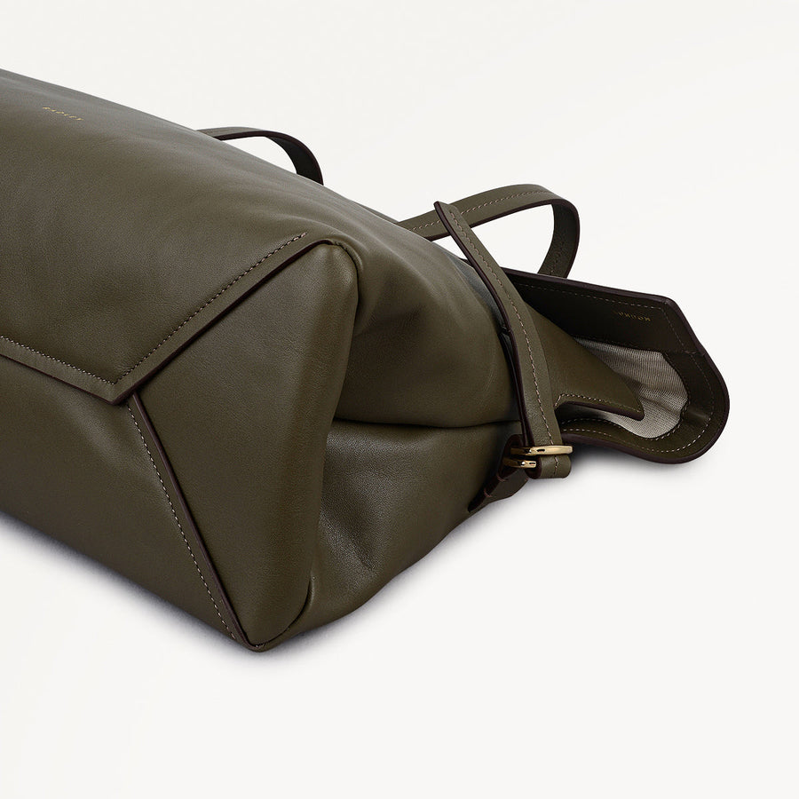 Fleet Street Leather Medium Flapover Shoulder Bag in Pine Needle - 112257