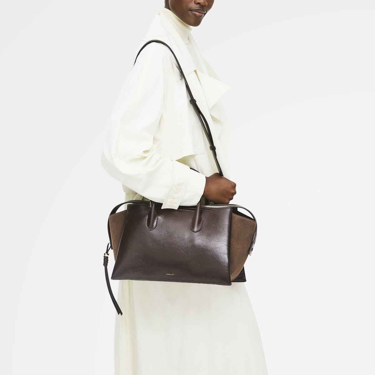 The Romilly Leather Large Ziptop Grab Bag in Dark Oak - 112267