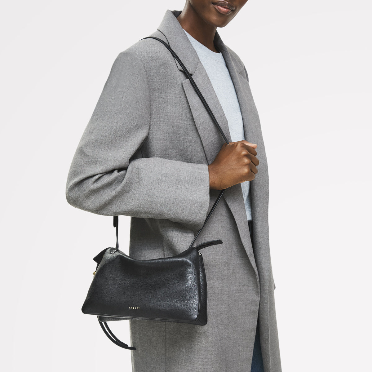 The Romilly Leather Medium Ziptop Cross Body Bag in Black - 112275