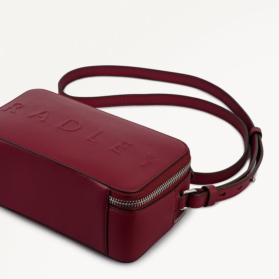 Calvert Road Leather Zip Around Cross Body Bag in Carmine - 112290