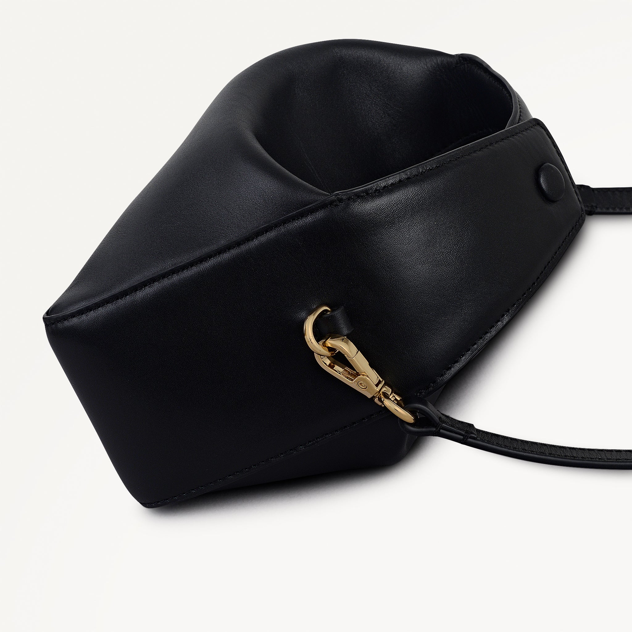 De Beauvoir Leather Small Ziptop Grab Bag in Black - 112302