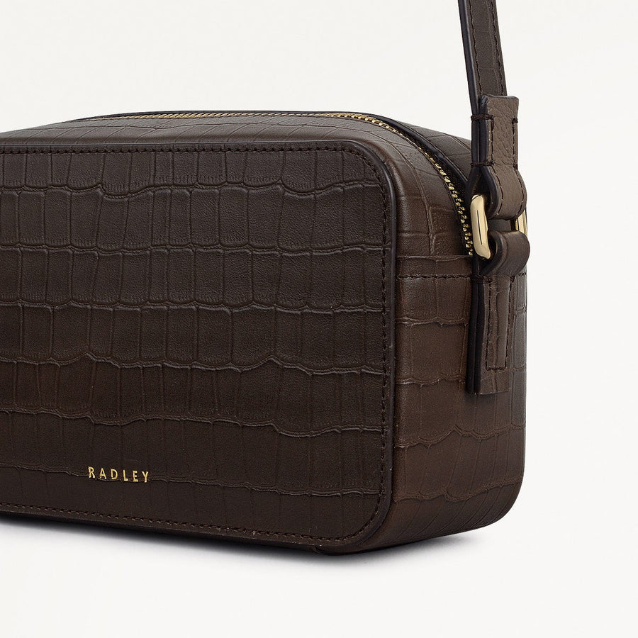 Beech Row Leather Mini Zip Around Cross Body Bag in Coffee - 112328