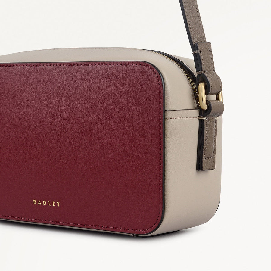 Beech Row Leather Mini Zip Around Cross Body Bag in Carmine - 112330