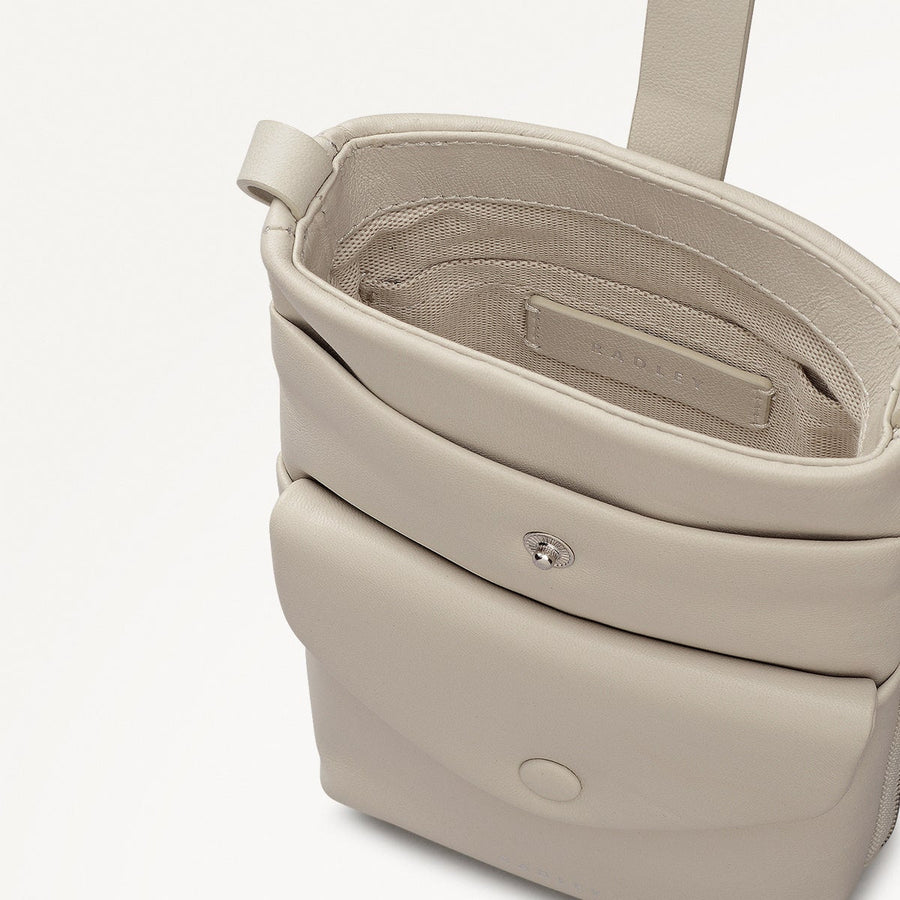 Mallow Street Medium Phone Cross Body Bag in Snow - 112341