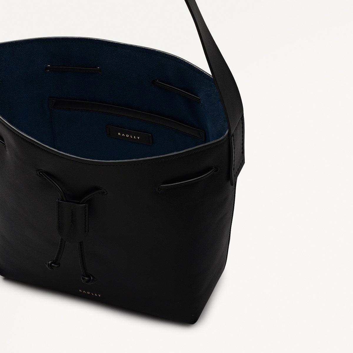 York Mews Leather Medium Drawstring Shoulder Bag in Black - 112360