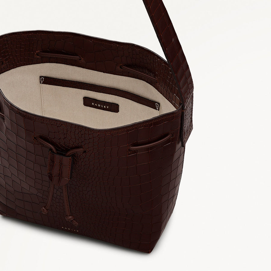 York Mews Leather Medium Drawstring Shoulder Bag in Dark Oak - 112361