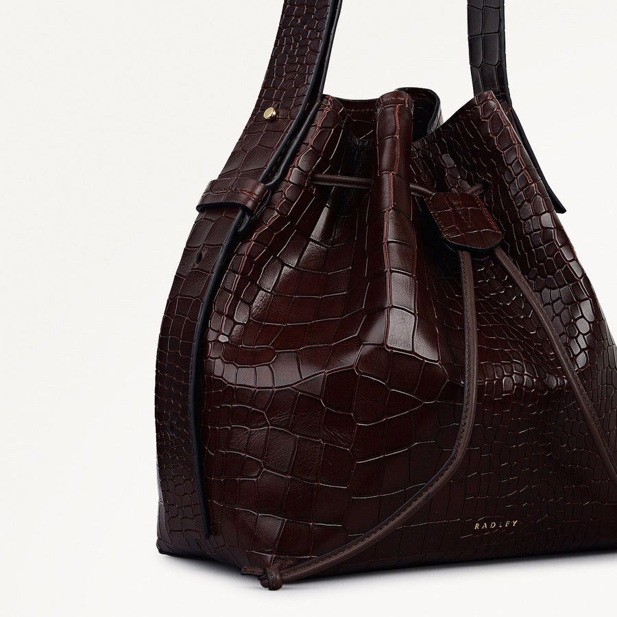 York Mews Leather Medium Drawstring Shoulder Bag in Dark Oak - 112361