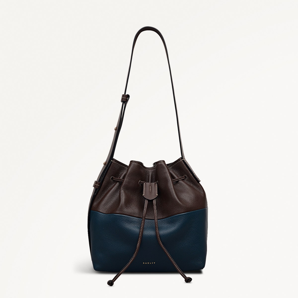 York Mews Leather Medium Drawstring Shoulder Bag in Dark Oak - 112362