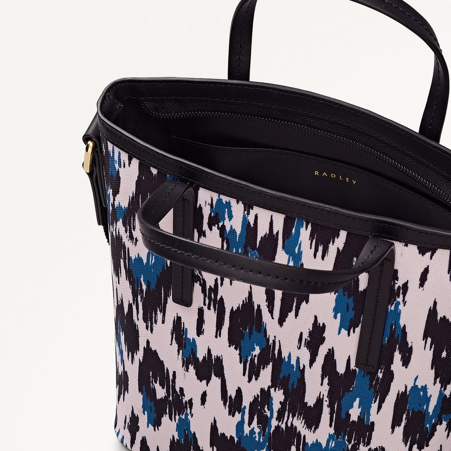 Addison Abstract Fabric Small Ziptop Grab Bag in Teal - 112415