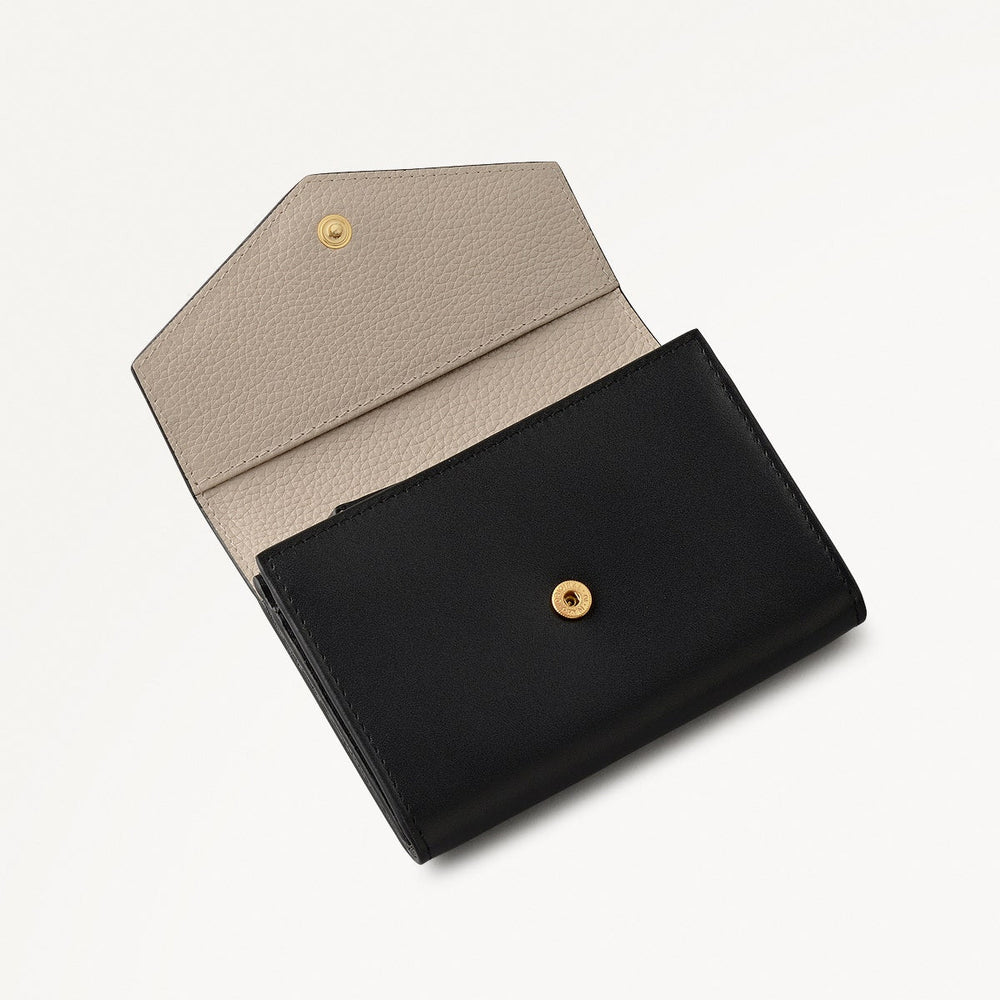 St Pancras Lane Leather Small Flapover Wallet in Black - 112450