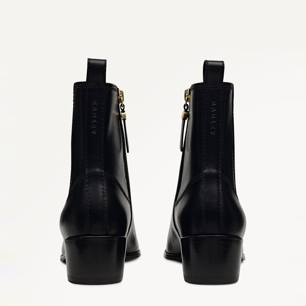 Lingfield Road Clean Casual Chelsea Boot Black - 112541