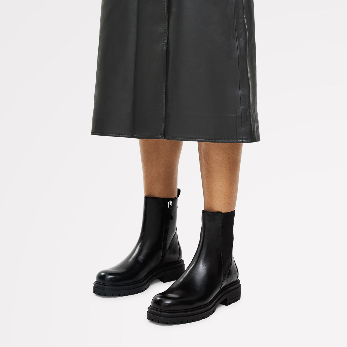 Durham Crescent Chunky Square Toe Chelsea Boot in Black - 112547
