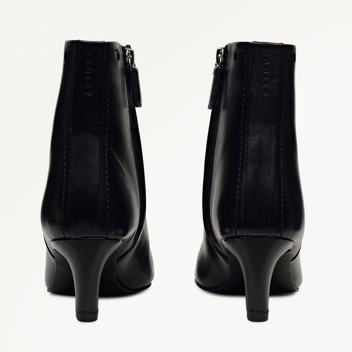 Montpellier Parade Clean Curve Heel Boot Black - 112551