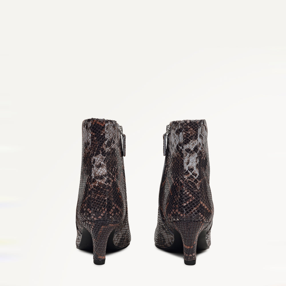 Montpellier Parade Clean Curve Heel Boot Carmine - 112552