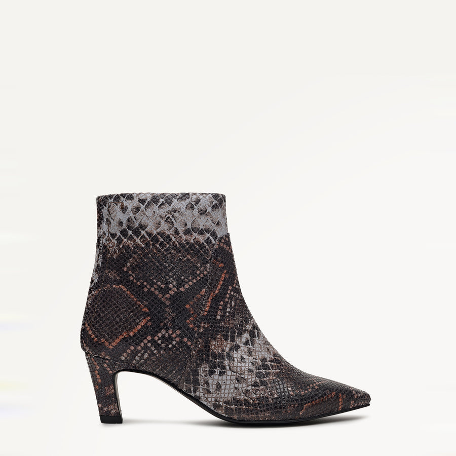 Montpellier Parade Clean Curve Heel Boot Carmine - 112552