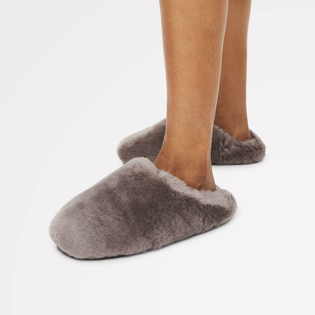 CLOUD STREET LUXE SHEARLING FLUFF MULE MINK