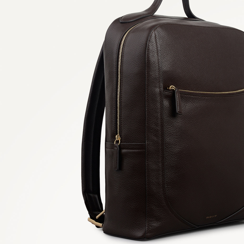 Wood Park Leather Medium Ziptop Backpack in Dark Oak - 112632