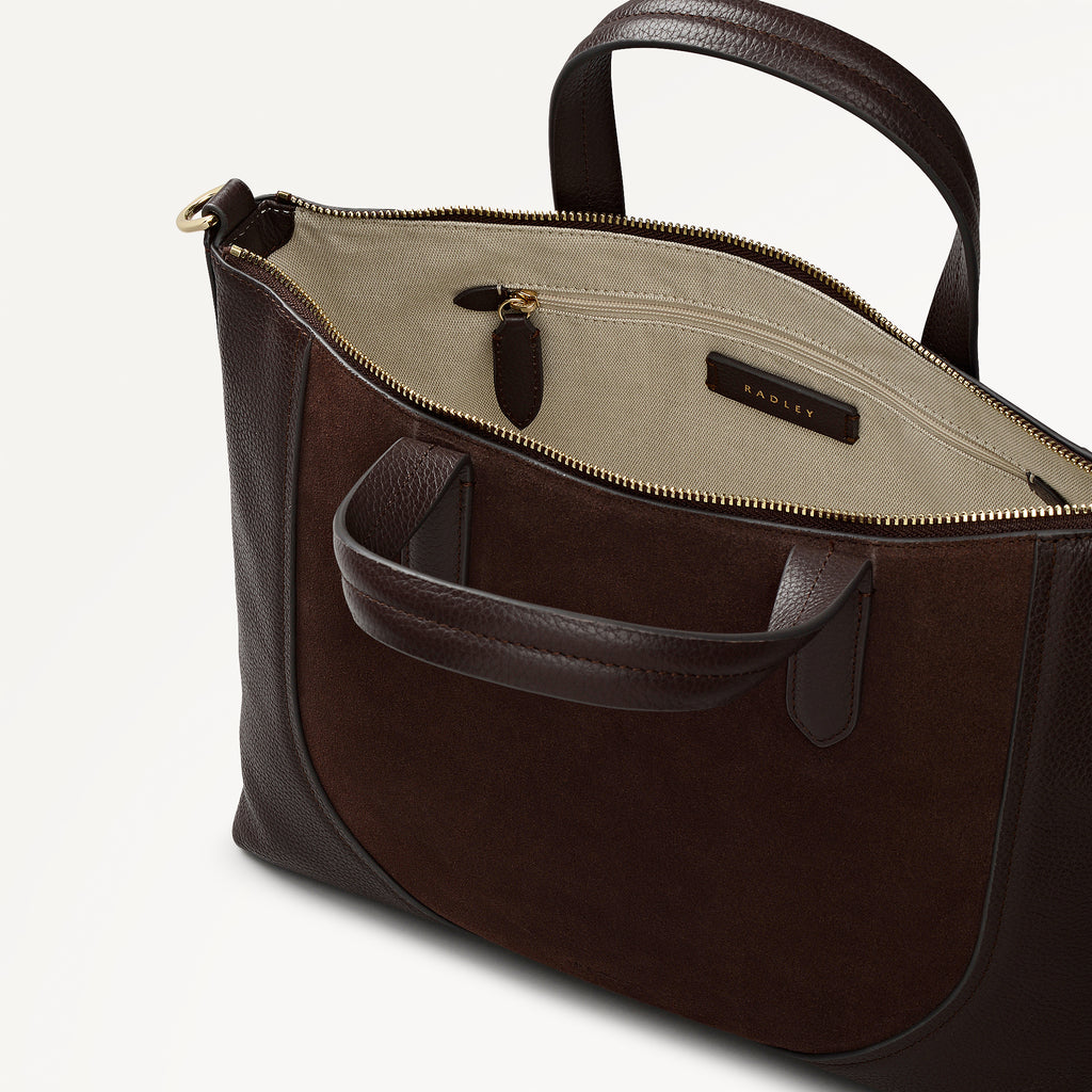 Wood Park Leather Medium Ziptop Grab Bag in Dark Oak - 112634