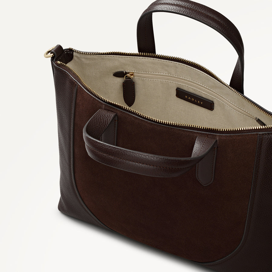 Wood Park Leather Medium Ziptop Grab Bag in Dark Oak - 112634