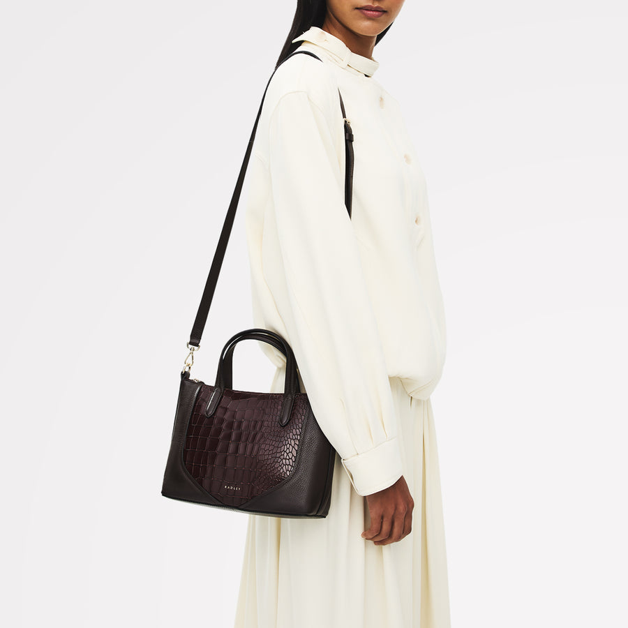 Wood Park Leather Small Ziptop Grab Bag in Dark Oak - 112637