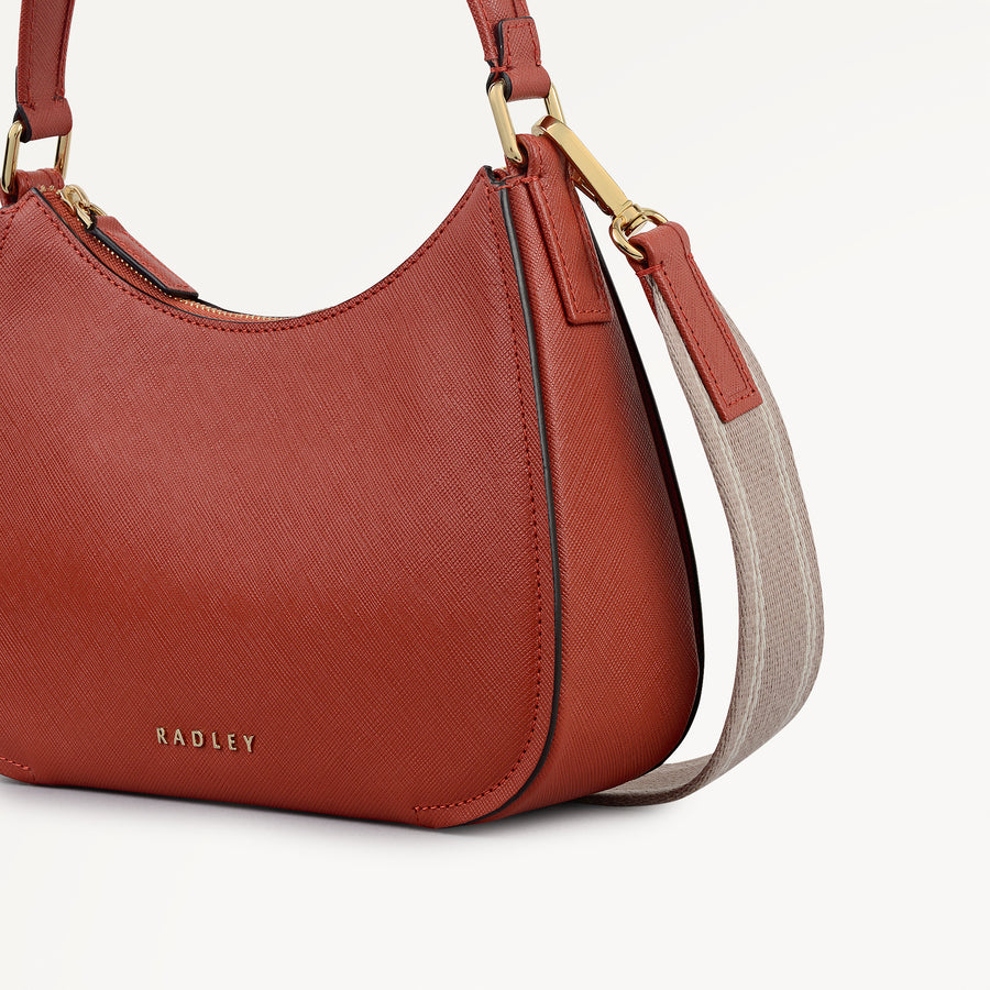 Crosby Alley Leather Medium Ziptop Shoulder & Slg Bag in Flame - 112639