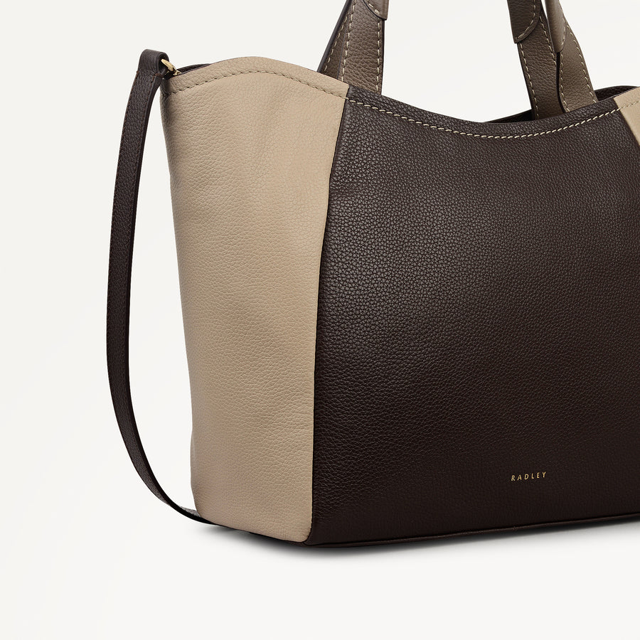 Muswell Lane Leather Medium Ziptop Grab Bag in Dark Oak - 112664