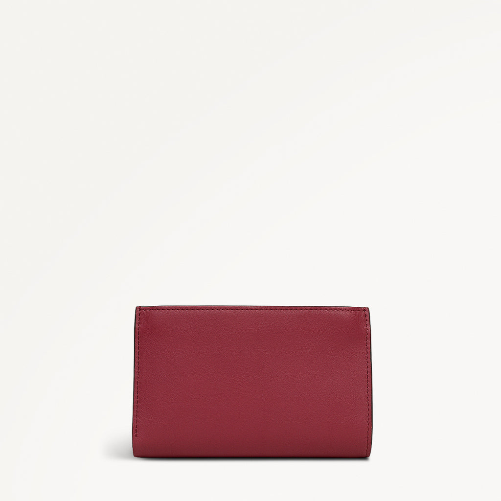 Fountain Mews Leather Medium Bifold Wallet in Cranberry - 112691