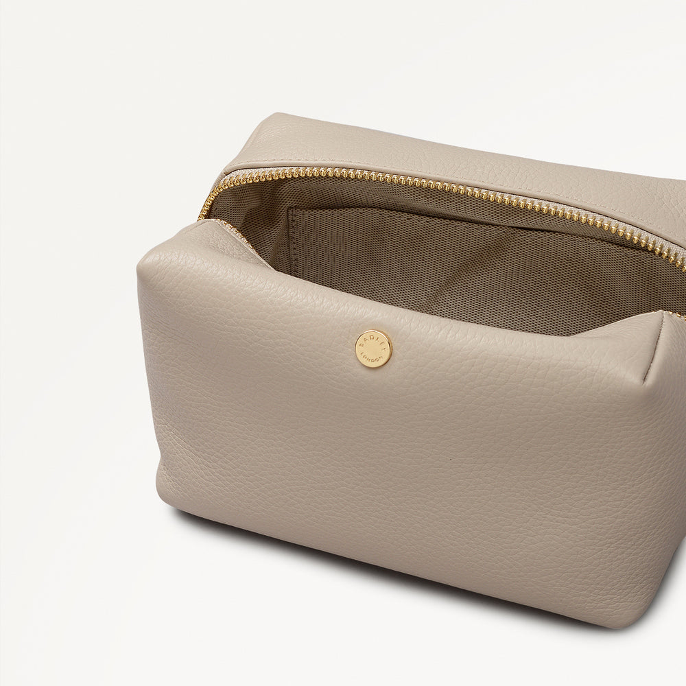 Eltham Mews Leather Medium Ziptop Pouch in Porcini - 112698