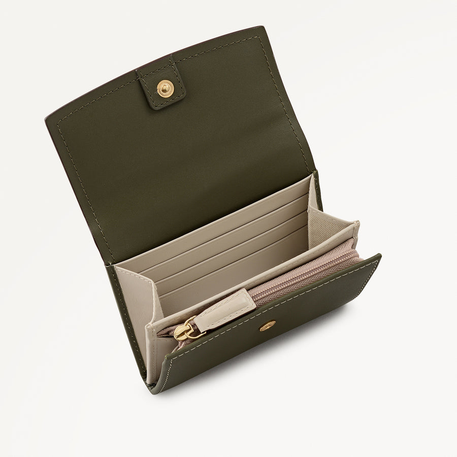 Liverpool Gardens Leather Medium Flapover Wallet in Pine Needle - 112803