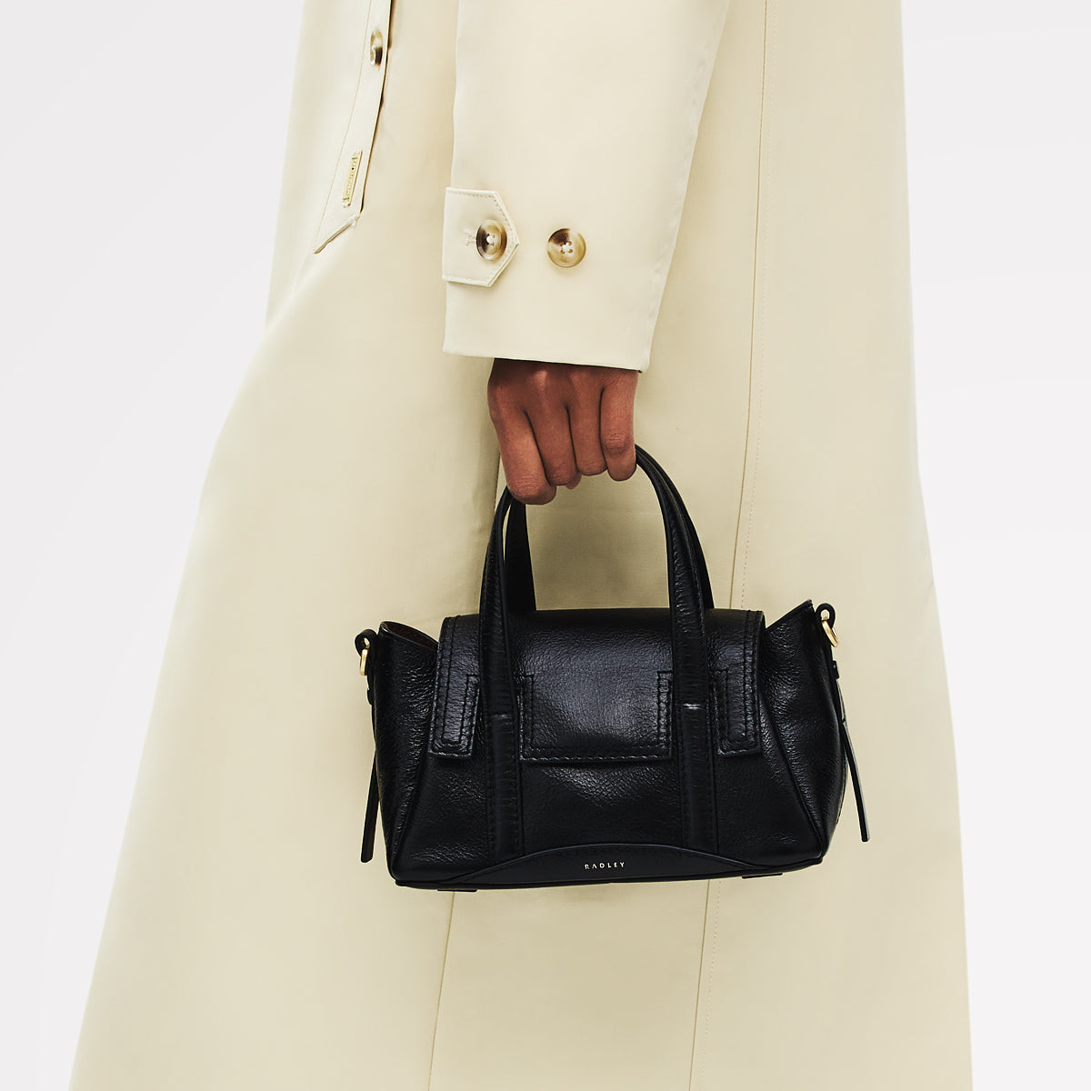 The Chancery - High Shine Small Flapover Grab Black - 113037