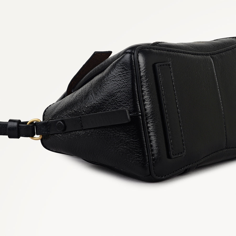 The Chancery - High Shine Small Flapover Grab Black - 113037