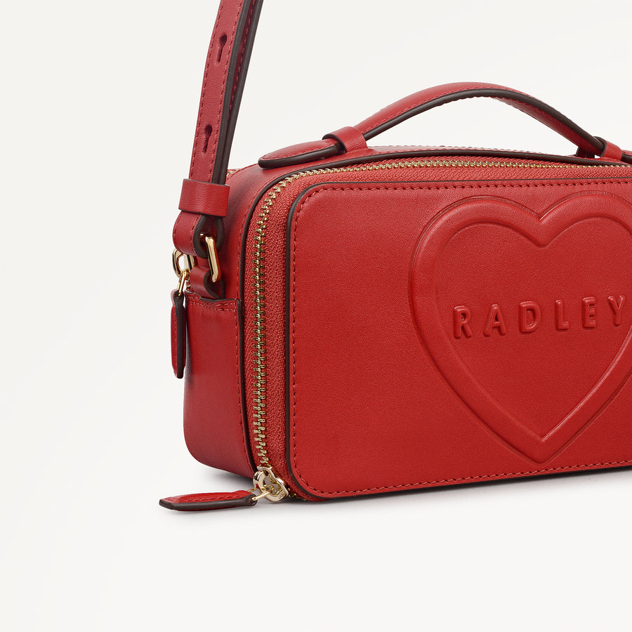 Calvert Way - Heart Street Small Cross Body Poinsettia - 113081