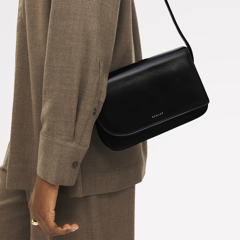 Pocket Street Small Flapover Cross Body Black - 113086