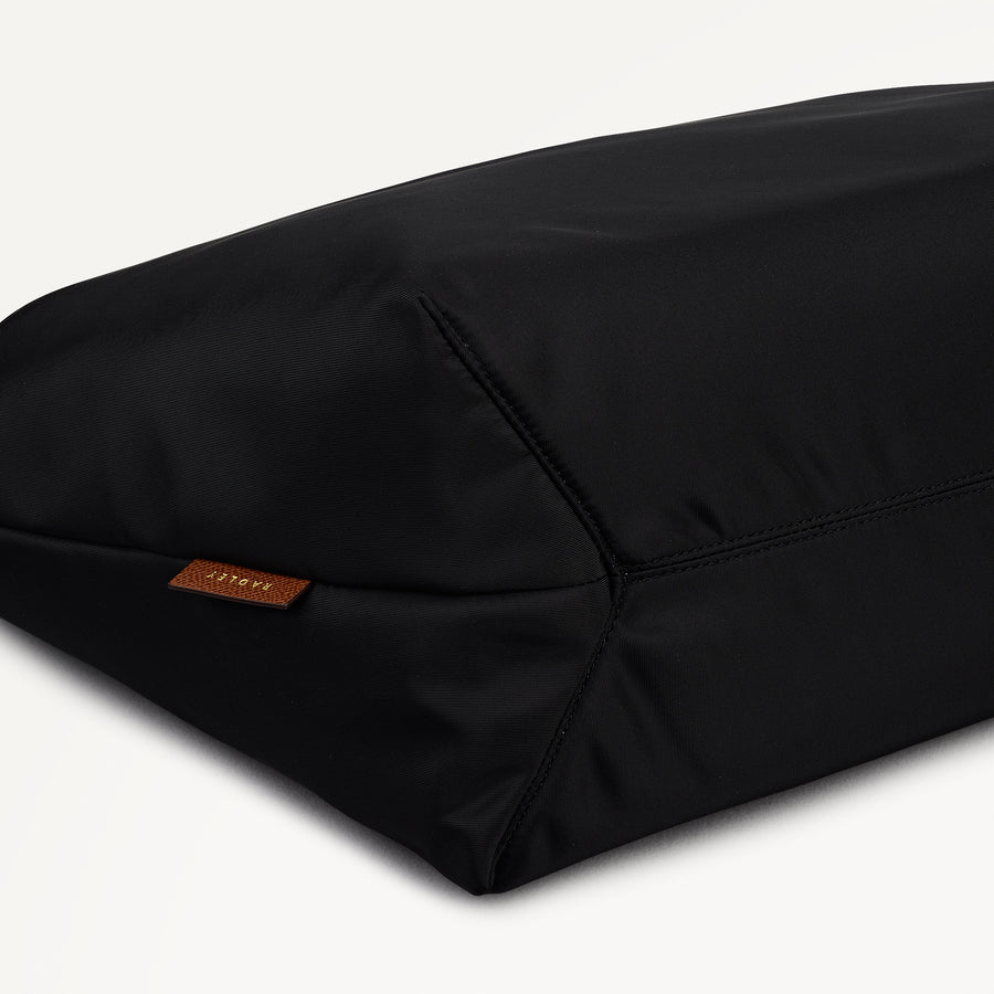 THE TOWNLEY LARGE ZIPTOP TOTE BLACK - 113103