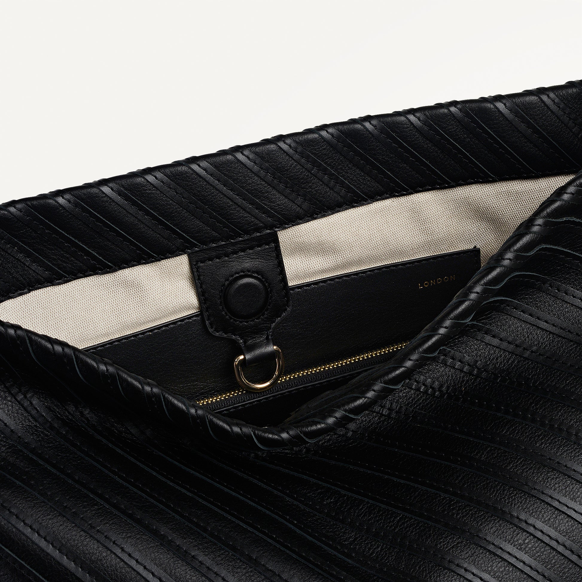 The Luxborough Medium Open Top Shoulder Black - 113123