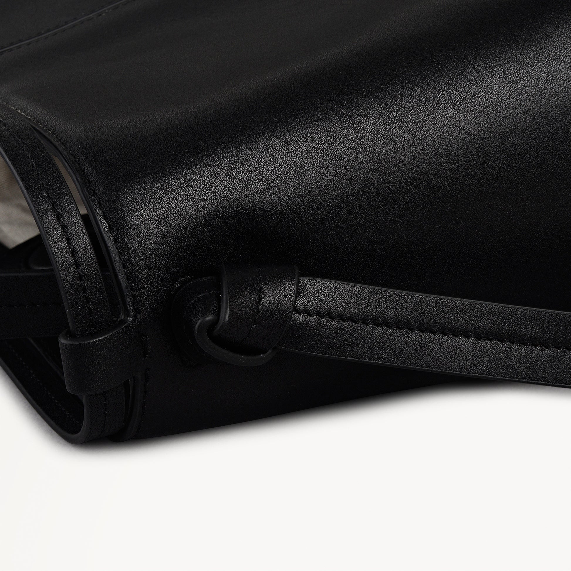 The Connaught Medium Ziptop Shoulder Black - 113127