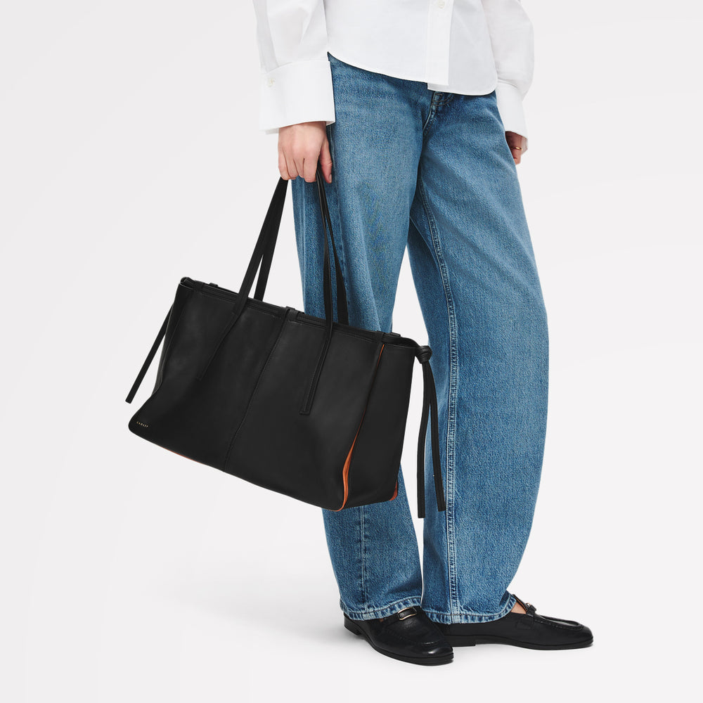 THE CONNAUGHT LARGE OPEN TOP SHOULDER BLACK