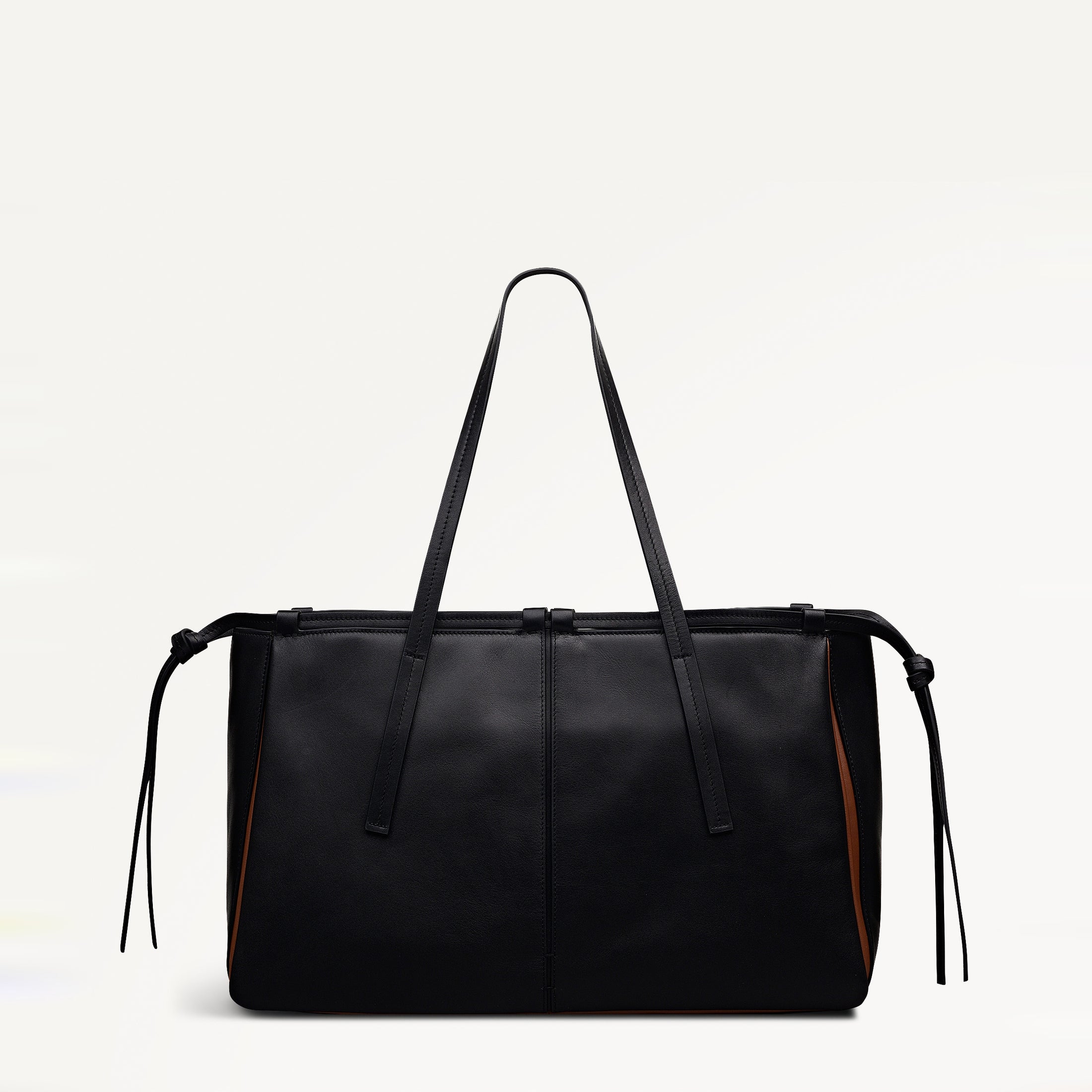 THE CONNAUGHT LARGE OPEN TOP SHOULDER BLACK
