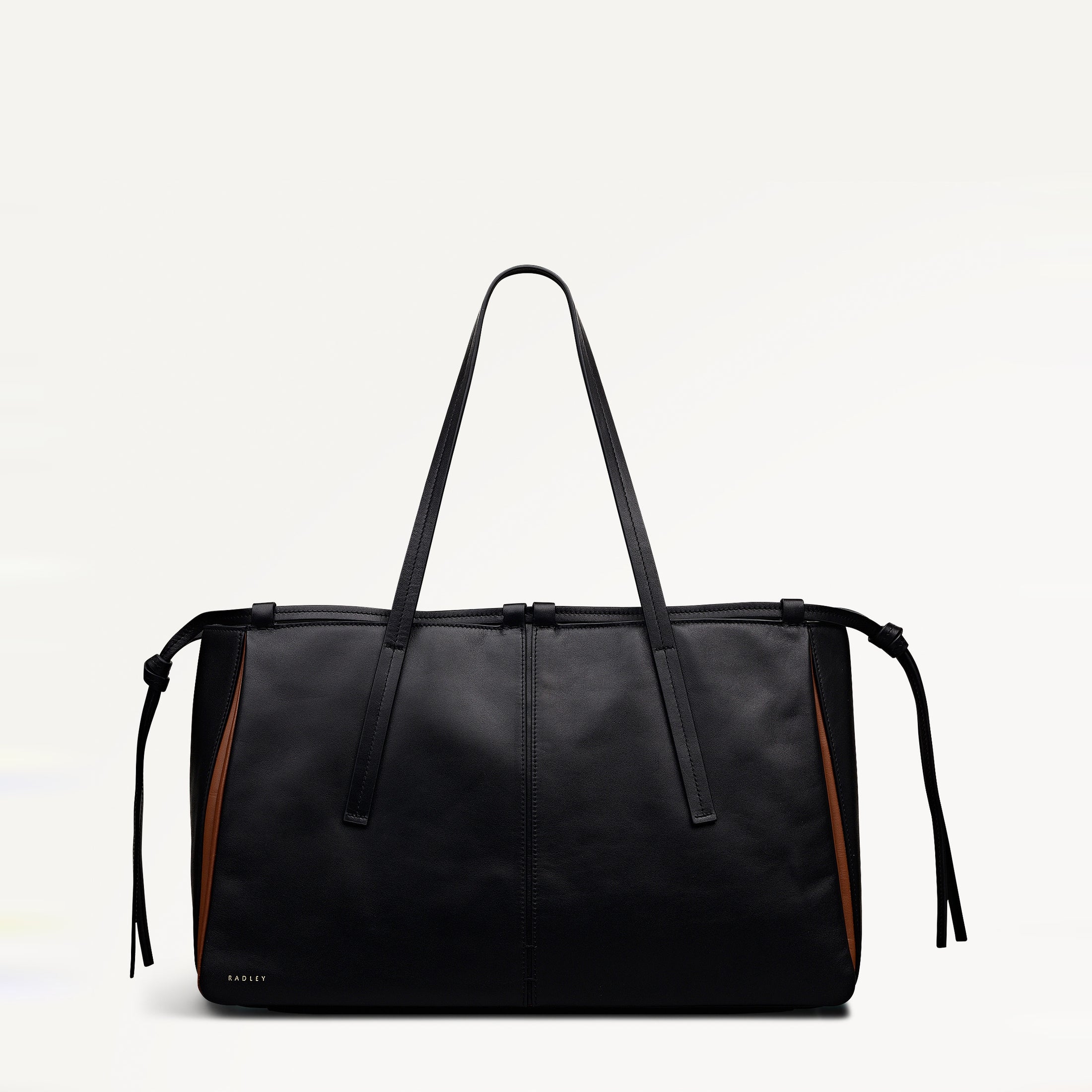 THE CONNAUGHT LARGE OPEN TOP SHOULDER BLACK
