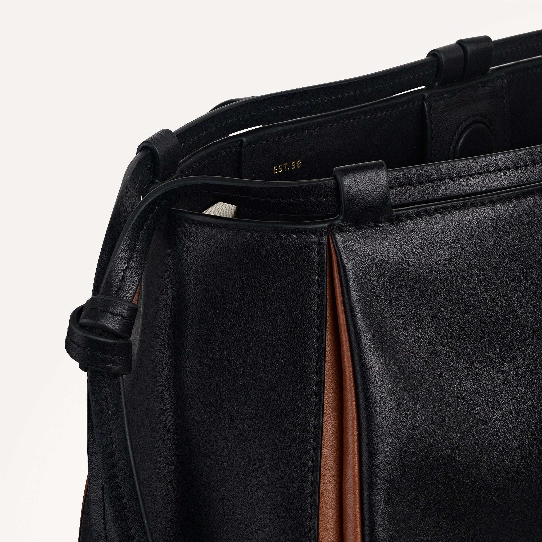 THE CONNAUGHT LARGE OPEN TOP SHOULDER BLACK