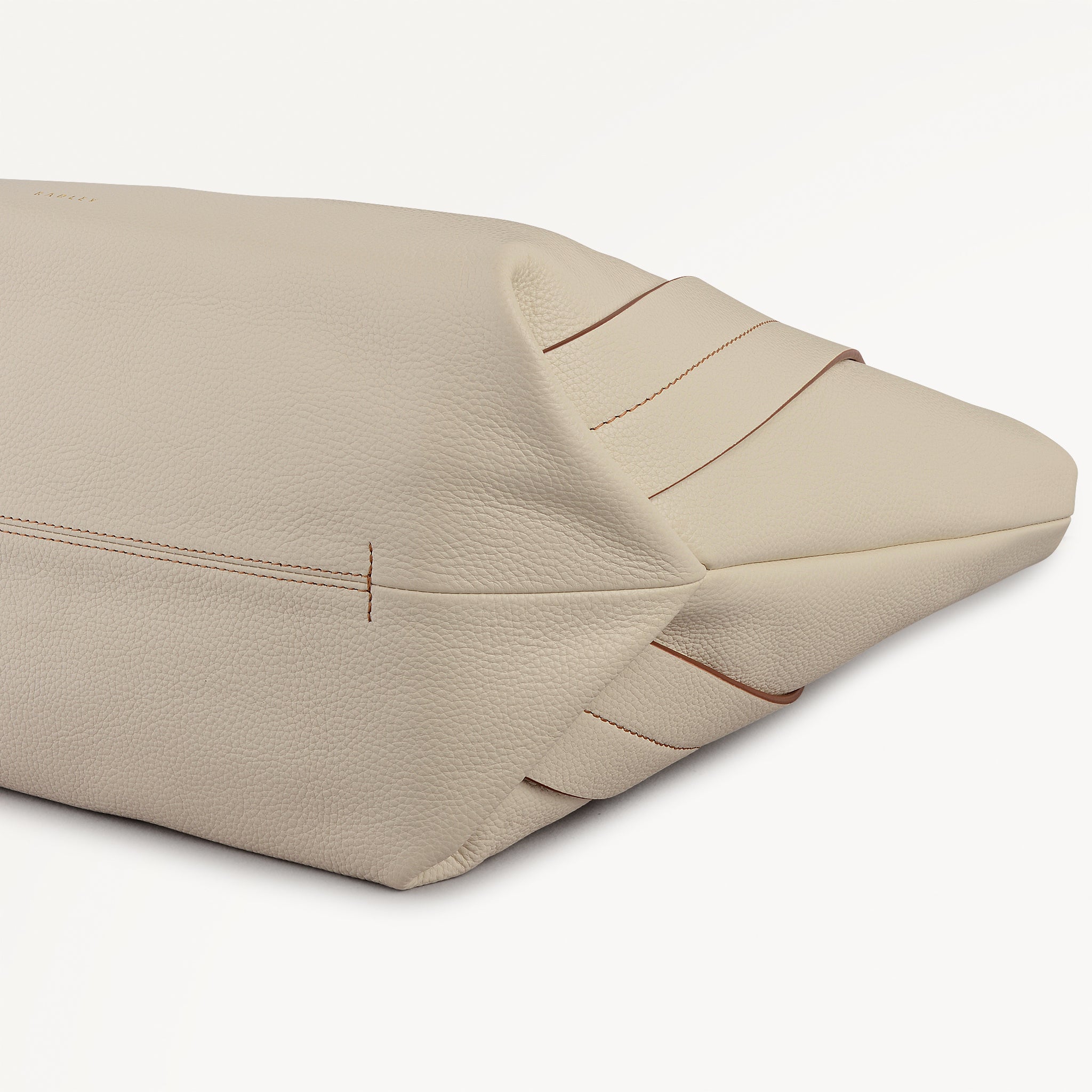 The Evie Large Ziptop Shoulder Salt - 113131