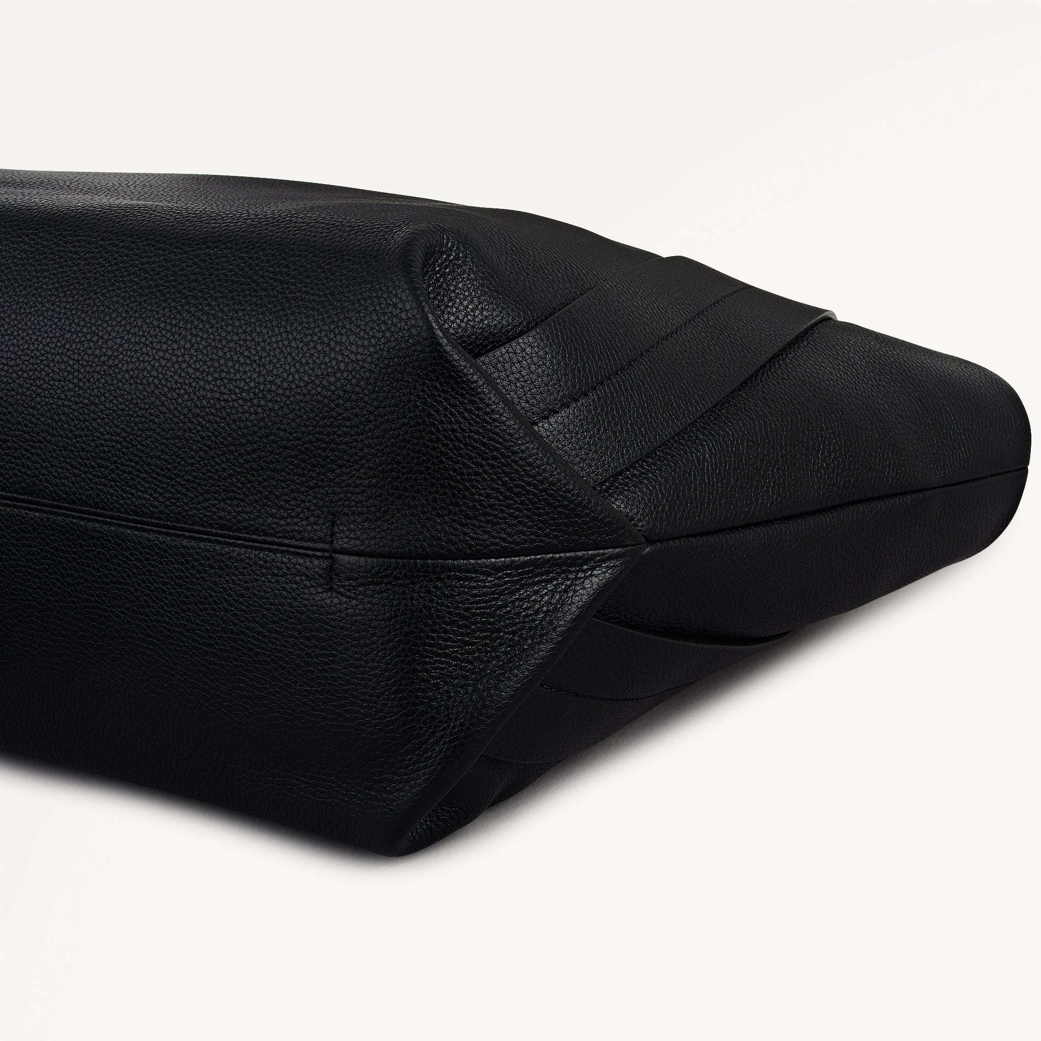 The Evie Large Ziptop Shoulder Black - 113132