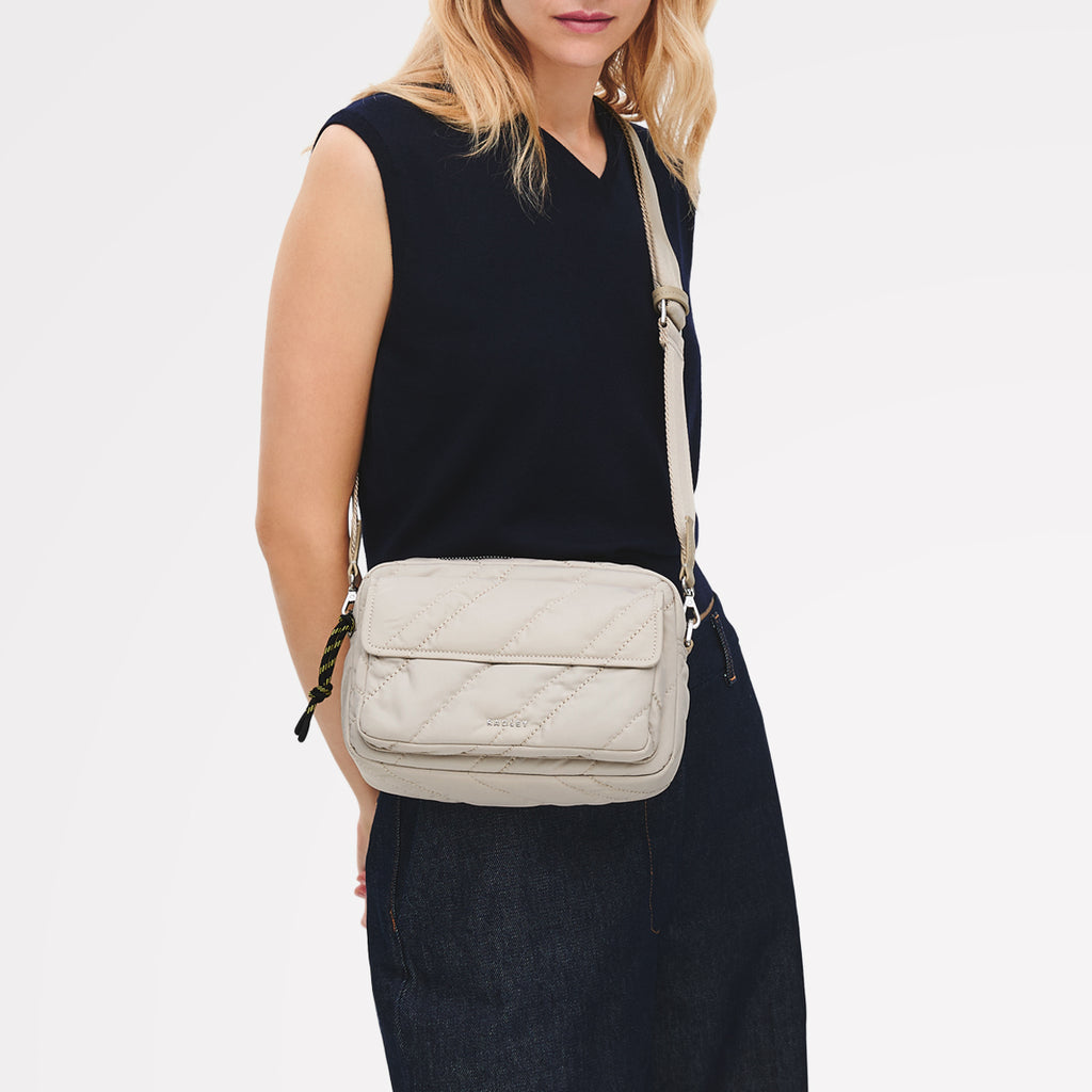 Eden Row - Quilt Small Ziptop Cross Body Feather Gray - 113141