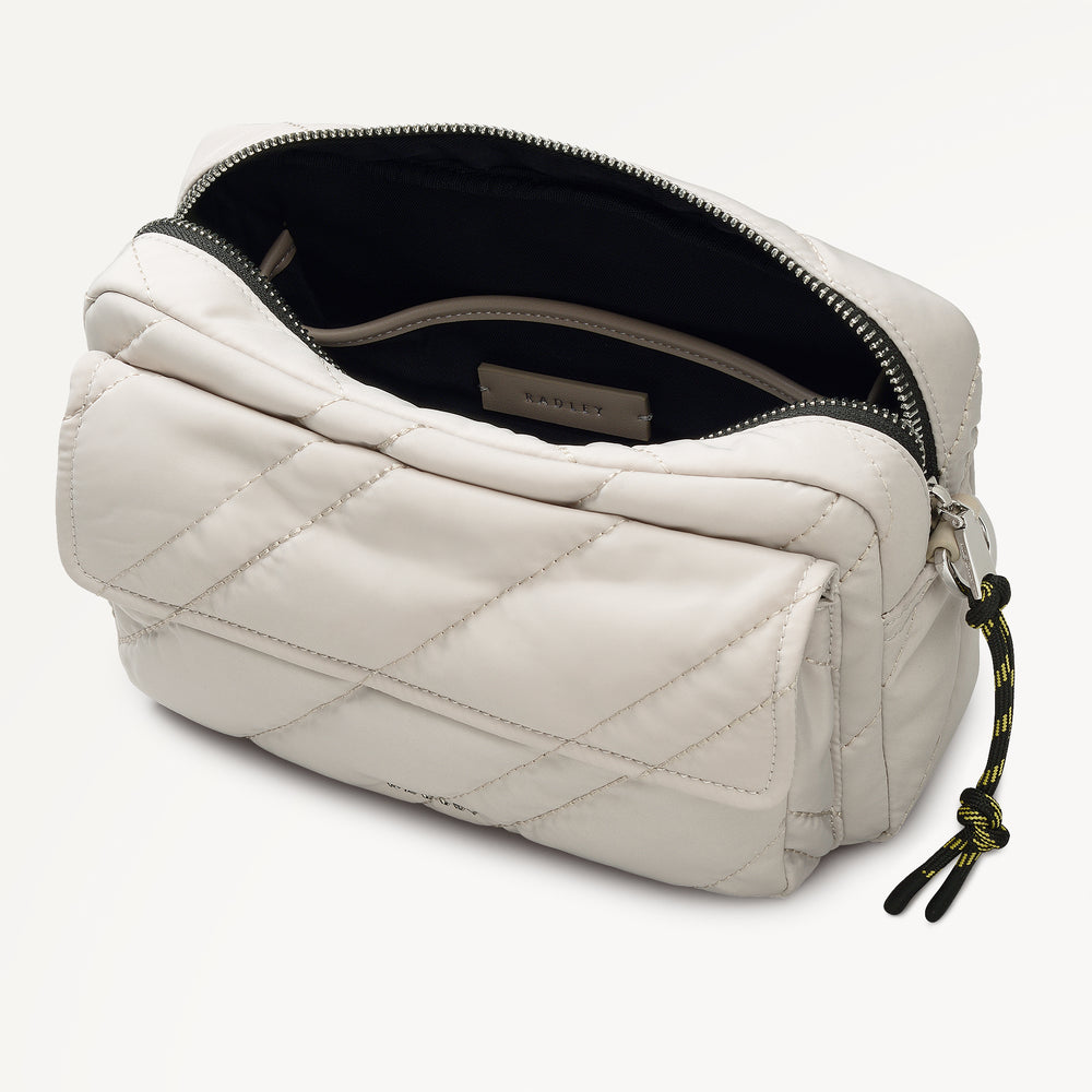 Eden Row - Quilt Small Ziptop Cross Body Feather Gray - 113141