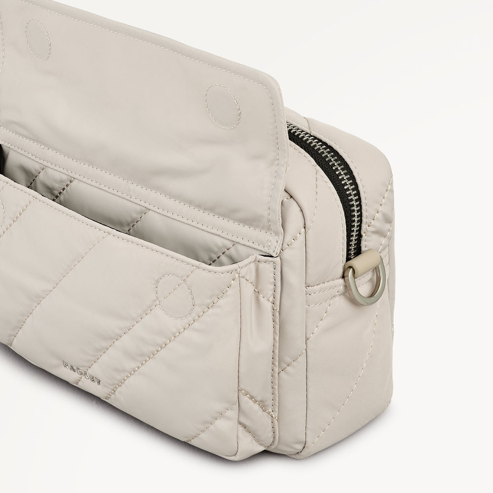 Eden Row - Quilt Small Ziptop Cross Body Feather Gray - 113141